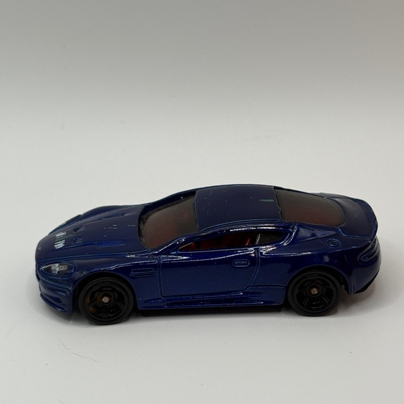 Toys Mattel Hotwheels 210 R6459 E41 Blue Aston Martin Diecast 164 Toy toys-mattel-hotwheels-210-r6459-e41-blue-aston-martin-diecast-164-toy